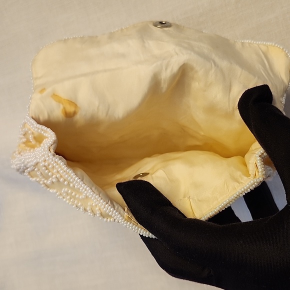 Walborg Vintage 1940's Hand Beaded Clutch, $55 - Picture 7 of 10